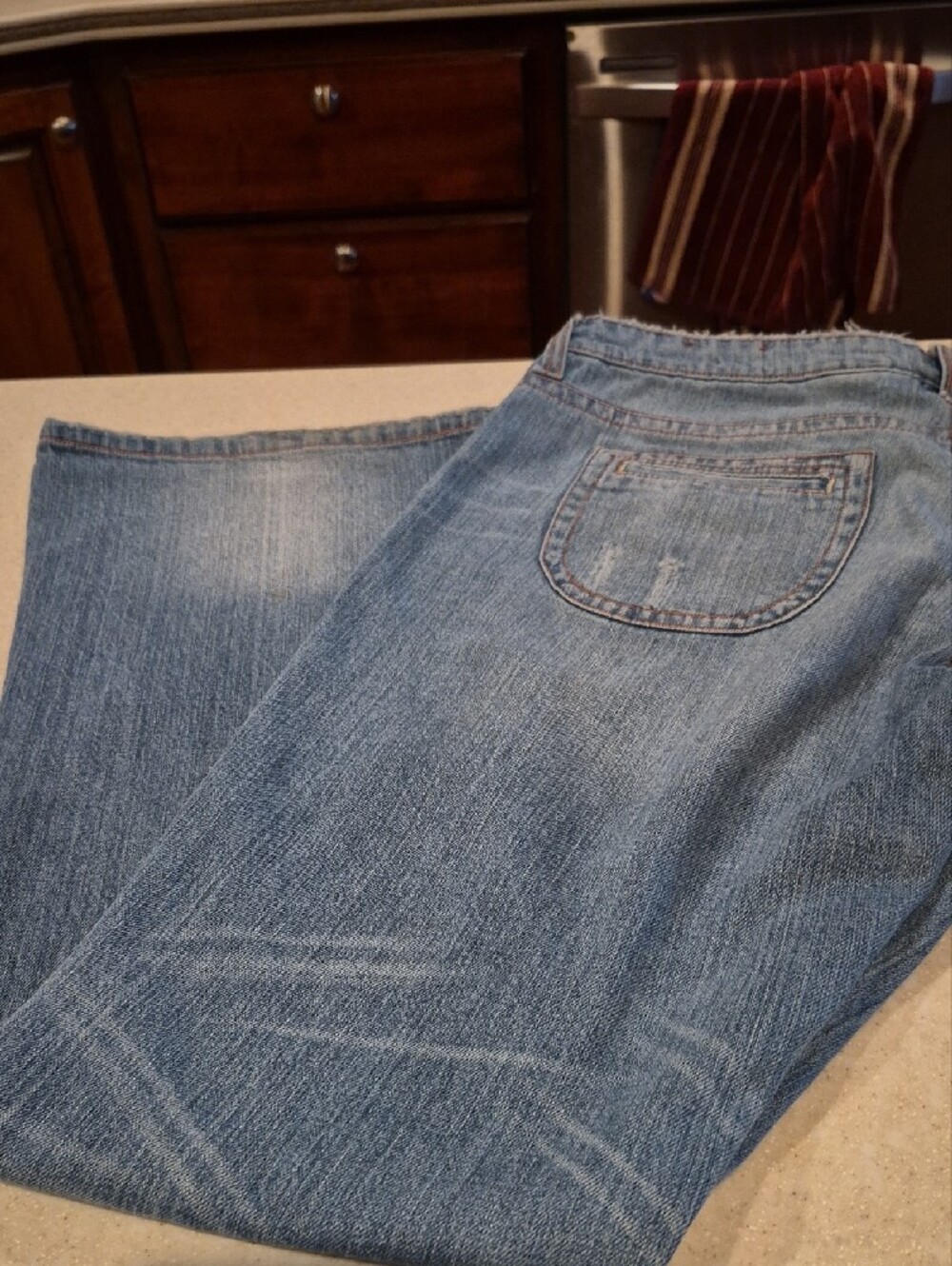 BONGO Light Wash Denim Jeans with Butterfly Embroidery Pockets 13 - Picture 9 of 9